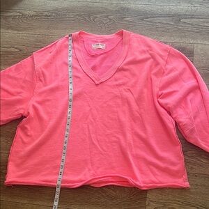 We The Free Neon Pink V-Neck Jersey oversized. Cotton lined